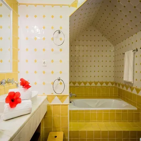 Villa Magnificent Portugal 7 Bedrooms Mouraria 16 Billiards Table Private Pool Carvoeiro *
