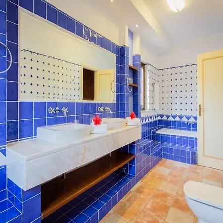 Magnificent Portugal 7 Bedrooms Mouraria 16 Billiards Table Private Pool Carvoeiro Villa